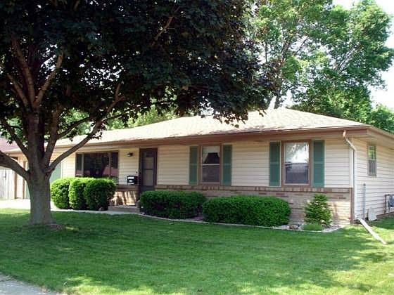 1st image of 2123 N Pontiac Dr