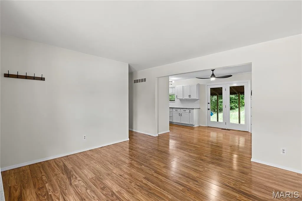 3 bed, 1.5 bath, 1482 sqft, $2,495 — Photo 3