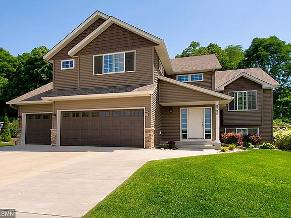 3rd image of 2732 Oak Lawn Dr