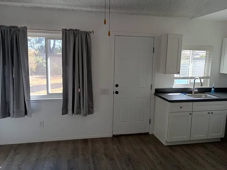 5365 Dunlop Dr — Photo 4