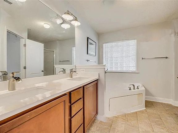 3rd image of 853 Estuary Ct