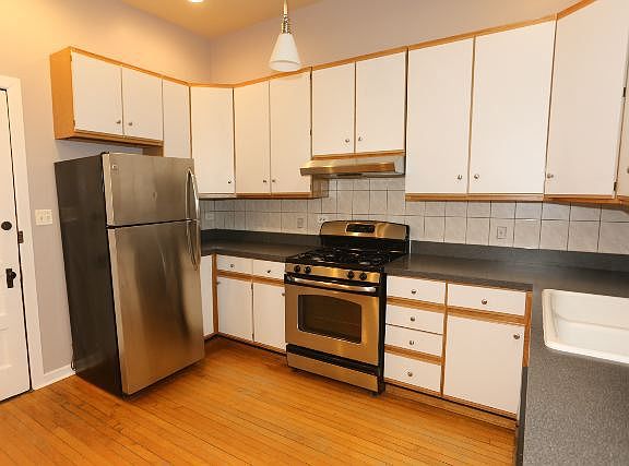 2nd image of 2202 W Belmont Ave #F4
