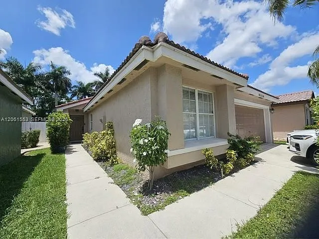 17728 SW 20th St — Photo 28