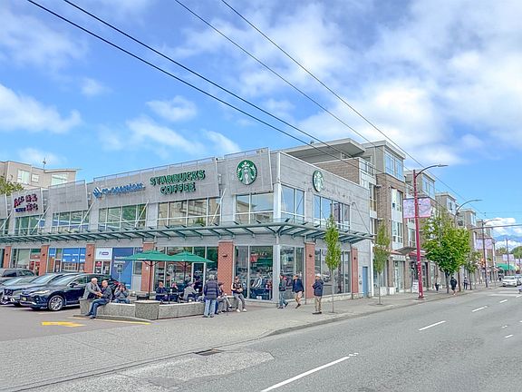 2nd image of 5555 Victoria Dr #311