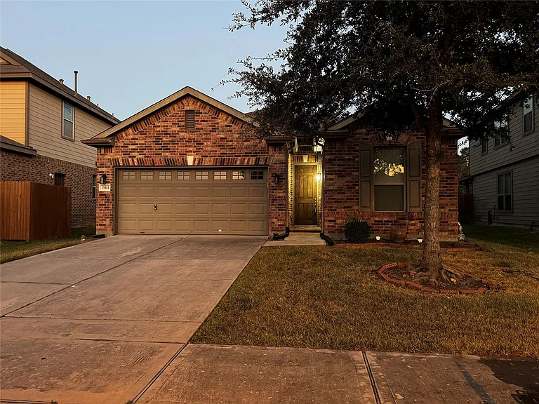 15414 Paloma Crossing Ct — Photo 1