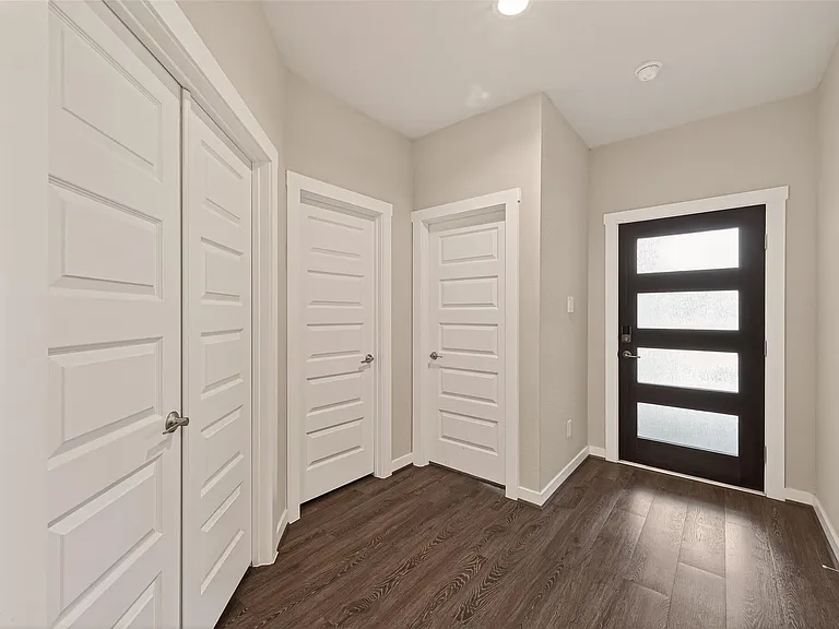 28419 Hazel Trl — Photo 5