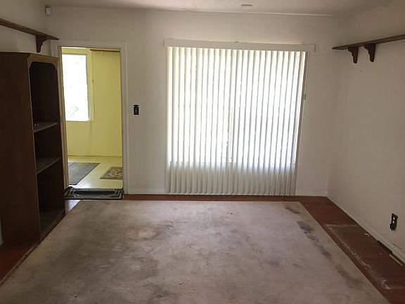 5th image of 230 23rd Ave S
