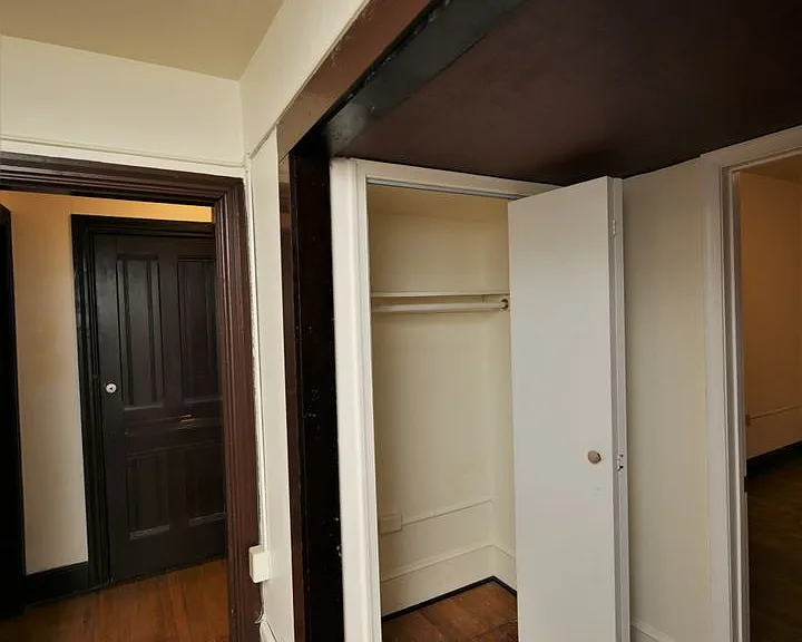 2125 Saint Paul St — Photo 8