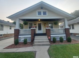 2205 Holmes Ave, Springfield, IL 62704