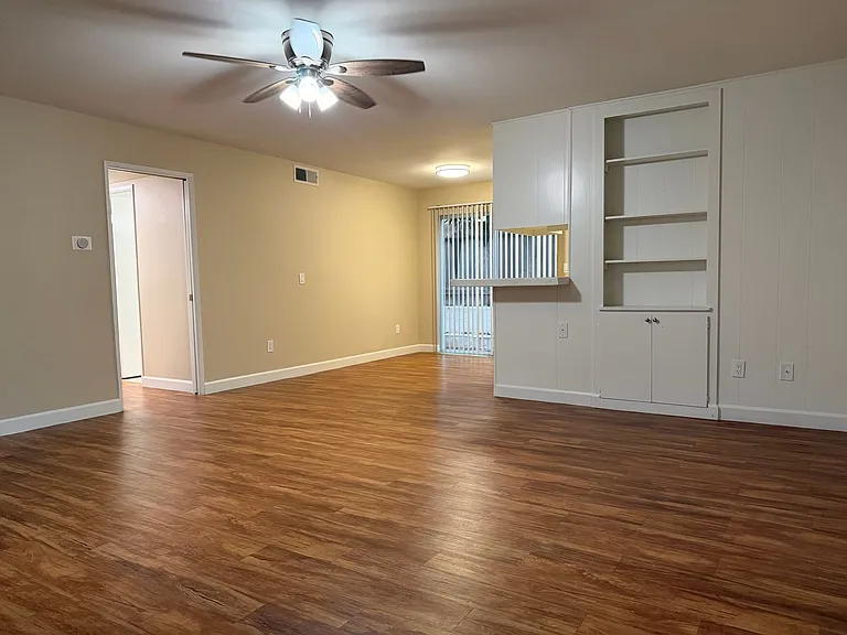 Portofino Apartments — Photo 6