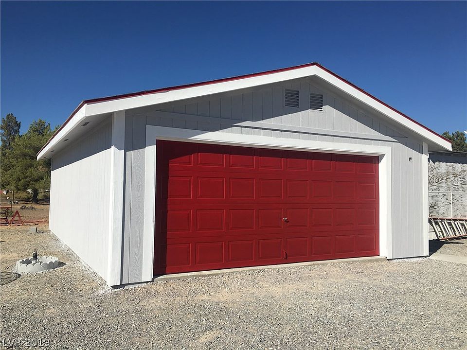 2nd image of 141 S Cindy Dr