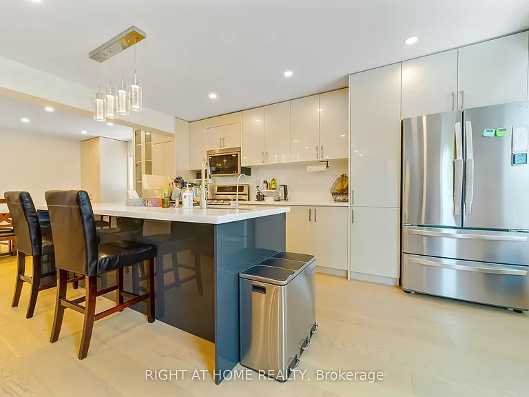 1300 Ravencliffe Ct — Photo 30