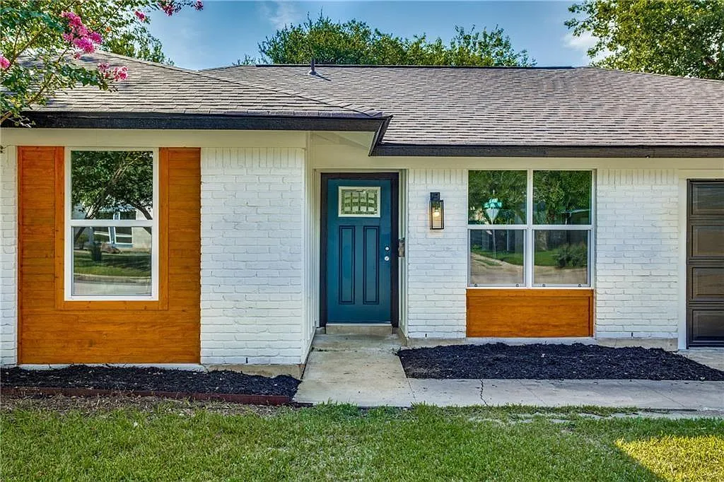 3 bed, 2.0 bath, 1340 sqft, $2,995 — Photo 3
