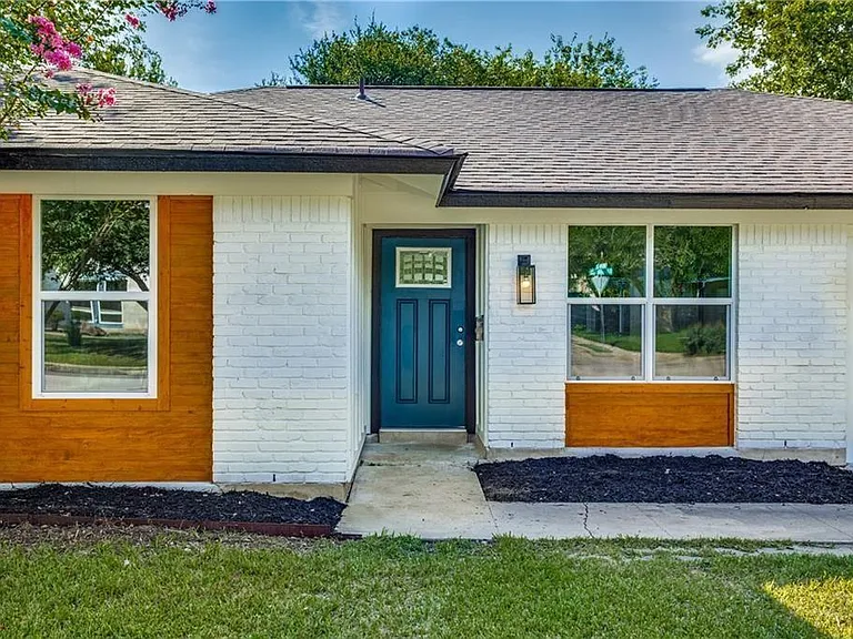 6220 Blarwood Dr — Photo 3