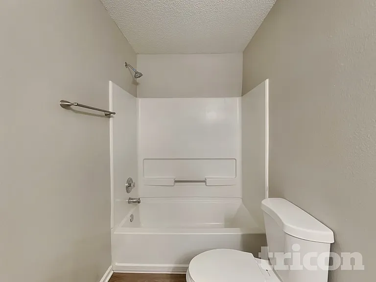 2168 Olympia Dr — Photo 12