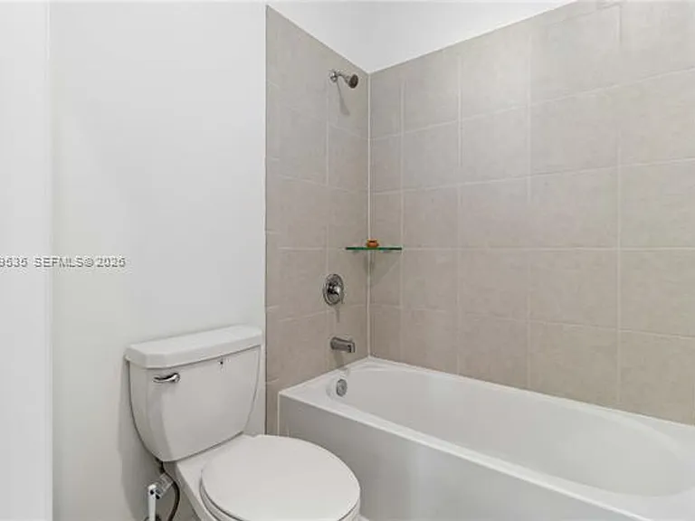 760 SE 13th Ct #Townhouse 760 — Photo 19