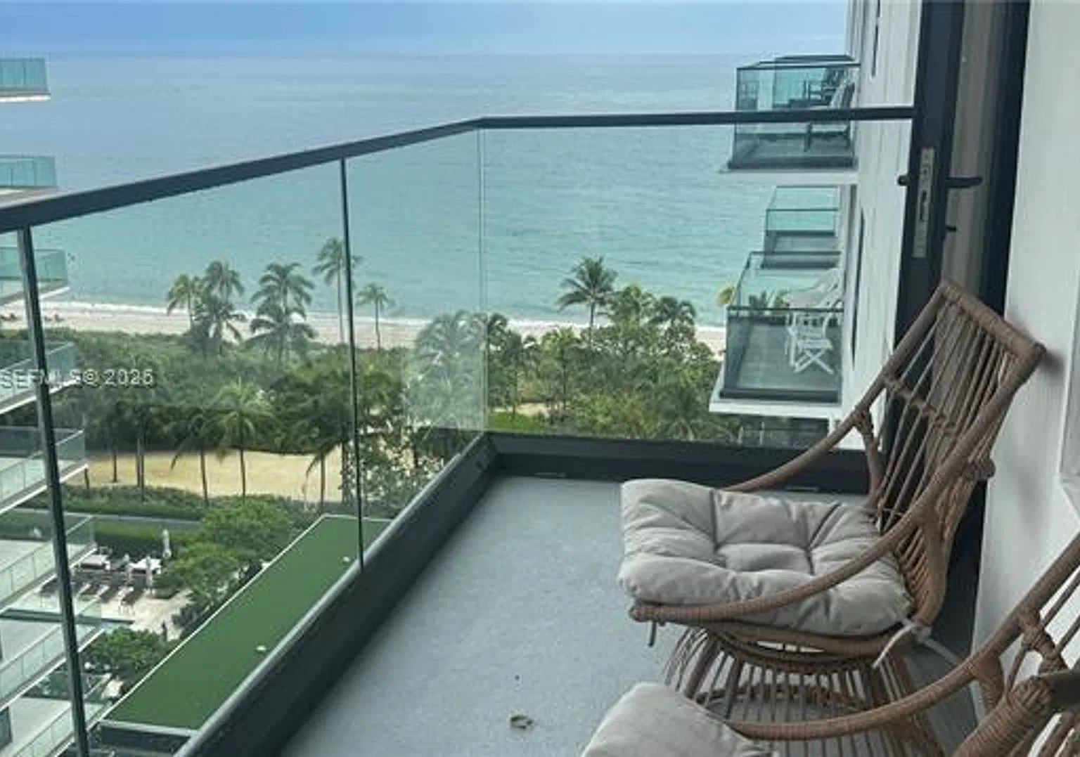 10185 Collins Avenue Cu — Photo 2
