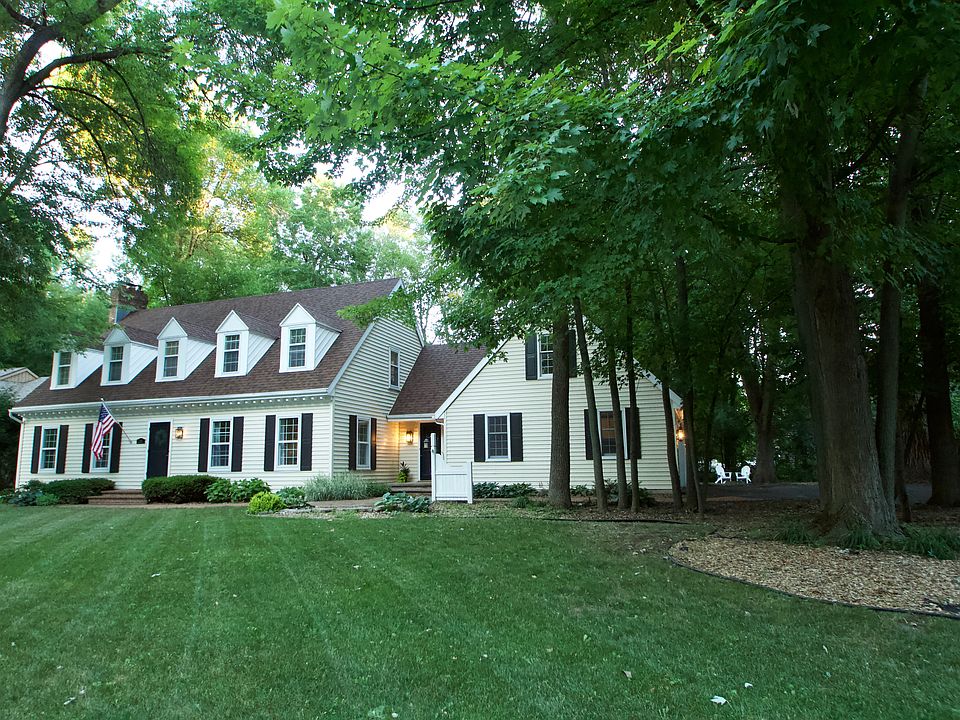 1st image of 2418 Forest Manor Ct
