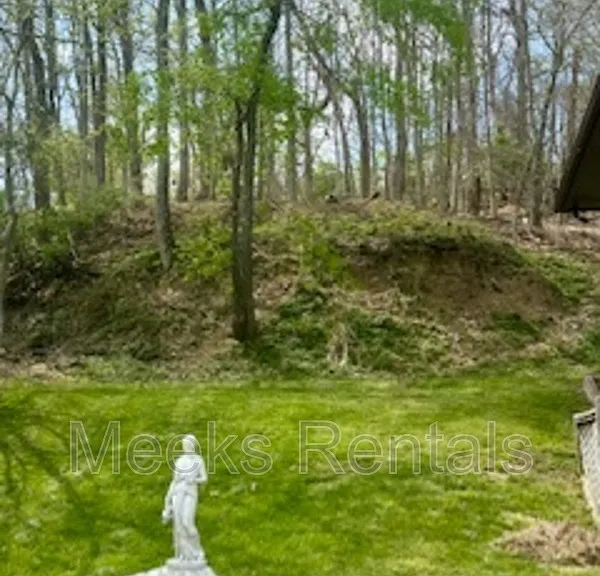 1118 Montrose Dr — Photo 4