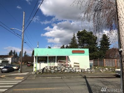 1022 SW Henderson St, Seattle, WA, 98106