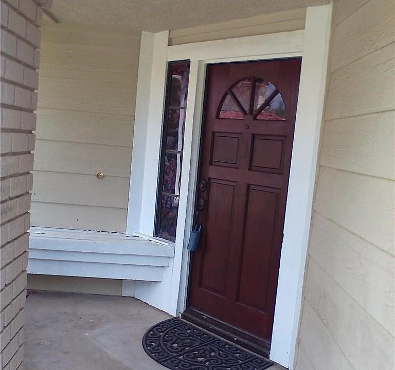 1st image of 1614 Deanna Way