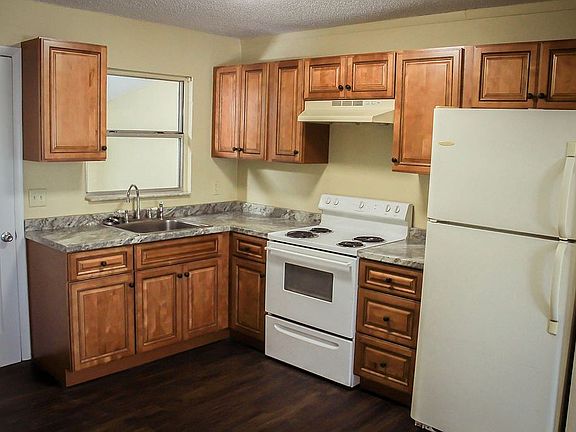 3rd image of 20659 W McKinney Ave