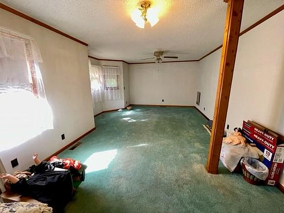 3rd image of 733 Campbell Crossing Rd