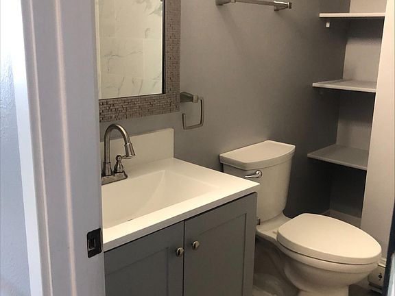 4th image of 600 S Grant St #6