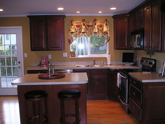 right side of kitchen