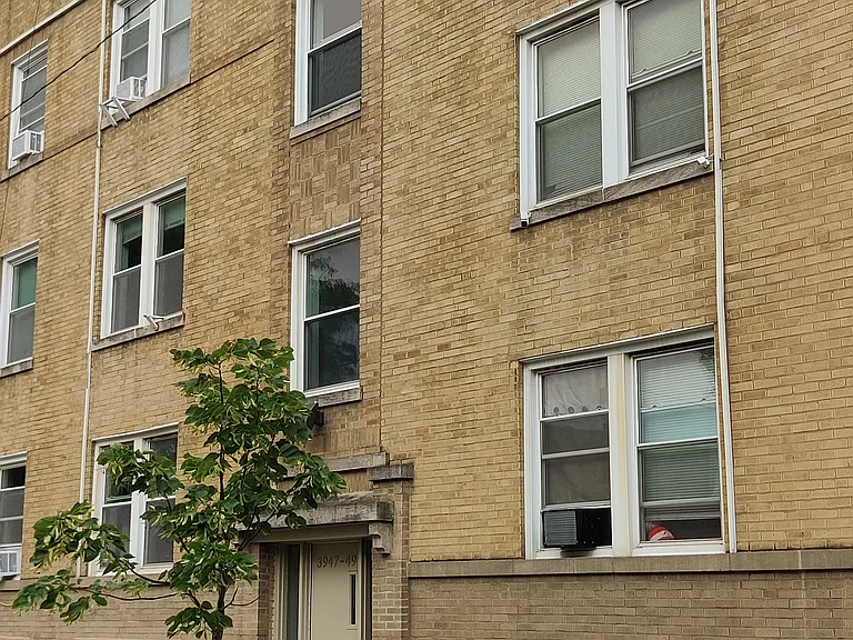 3949 W Cortland St #1R — Photo 1