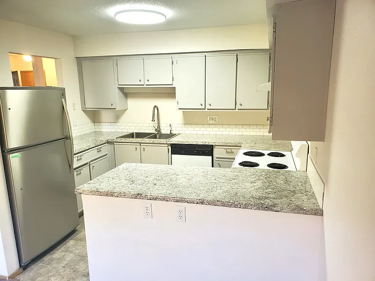 10660 SW Davies Rd #43 — Photo 3