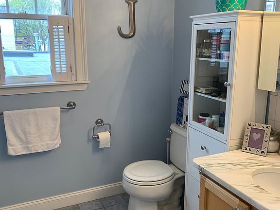 5th image of 146 W 8th St #3