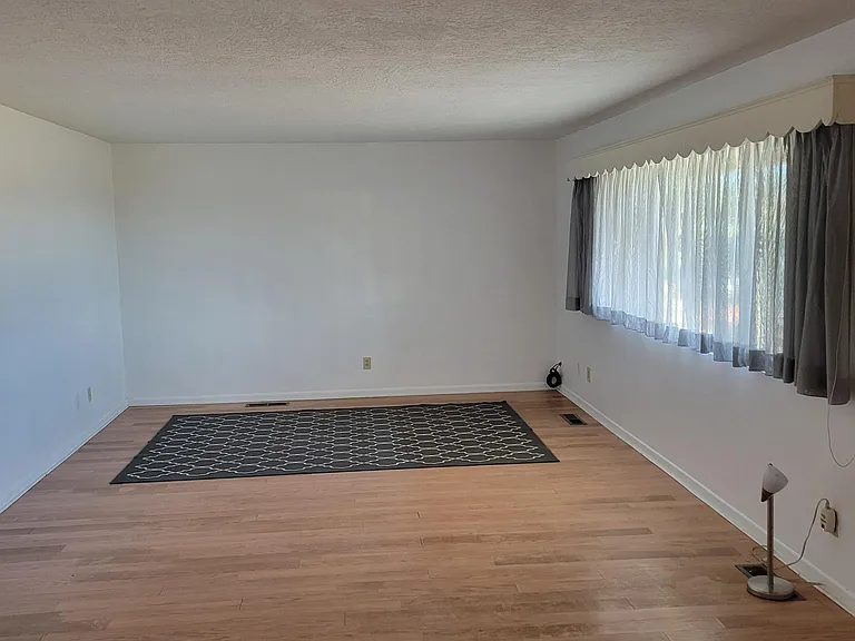 1536 E River Rd — Photo 13