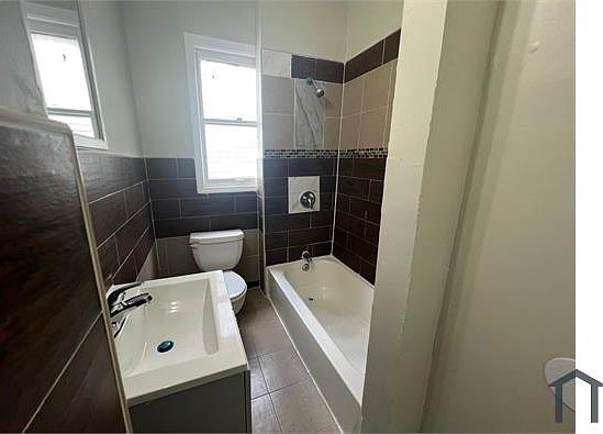 2nd image of 189 Isabella Ave Floor 2