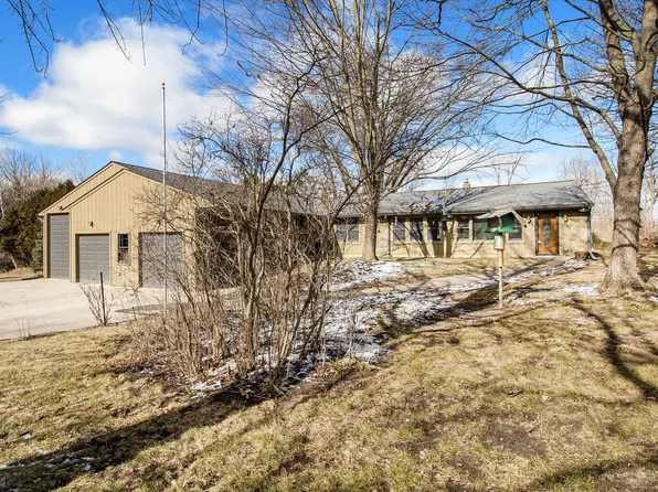 4285 Cornwell Ln, Whitmore Lake, MI 48189