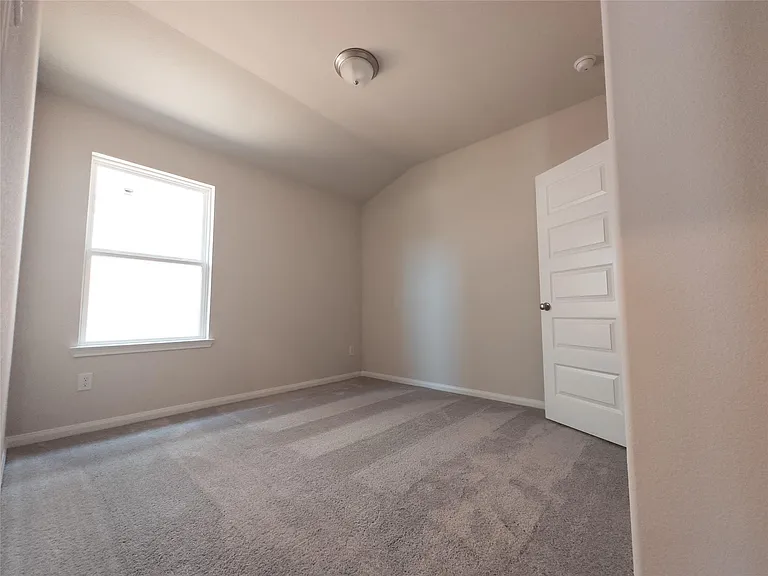 8015 Virginia Dr — Photo 10