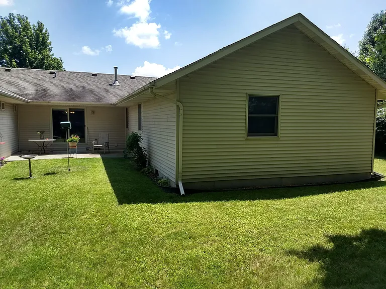 4683 Barrington Dr — Photo 2