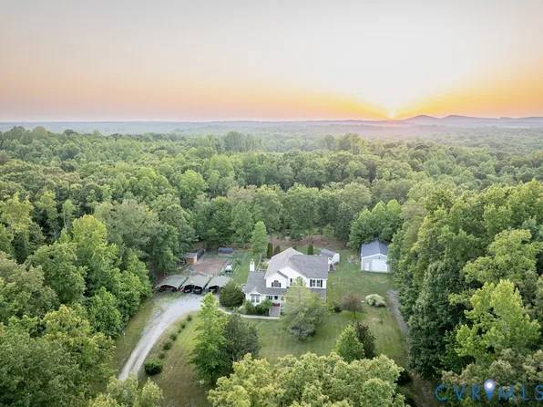 385 Asal Rd, Farmville, VA 23901