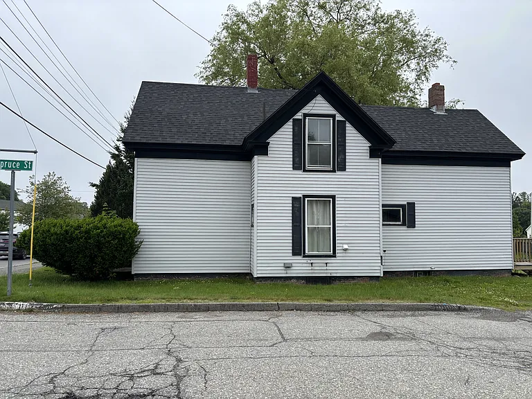 74 Maverick St — Photo 3