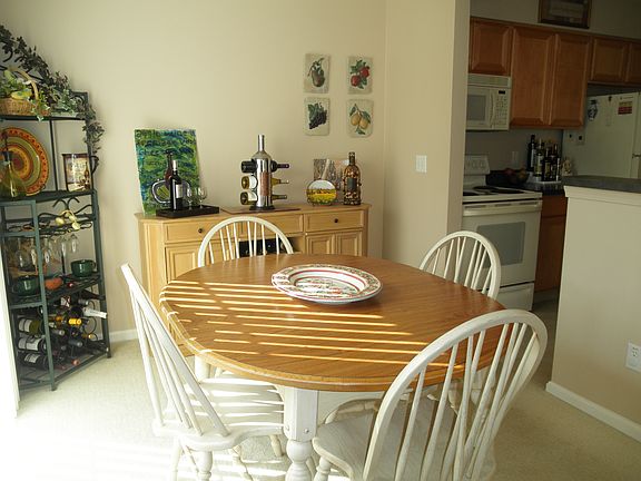 5th image of 16075 Primrose Cir