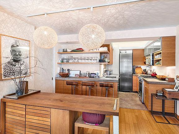 3rd image of 77 7th Ave APT 2C