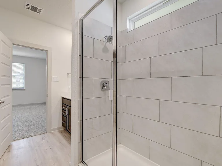 121 Fairfax Ave — Photo 14