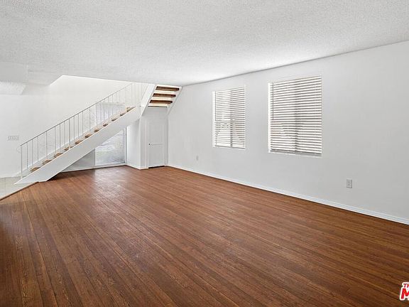 4th image of 135 W 64th Pl