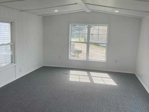 3rd image of 2713 Everett Dr