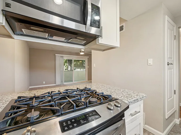 Northgate Apartments — Photo 8