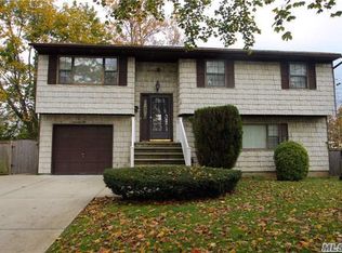79 Vermont Ave, West Babylon, NY 11704