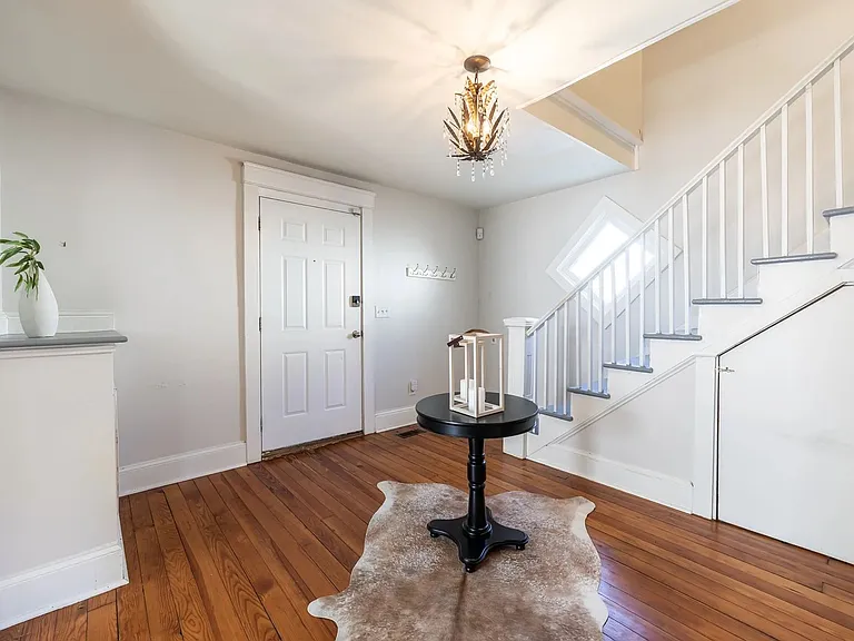 310 7th St SW — Photo 4