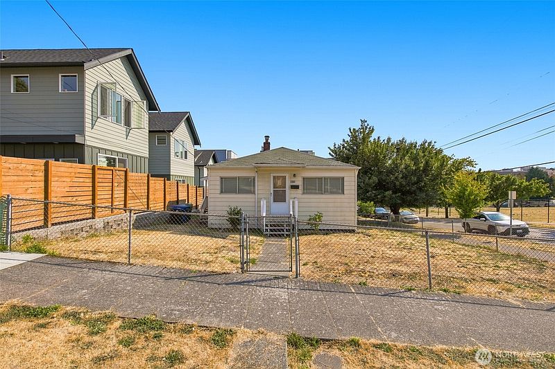 5th image of 1403 E Alder Street