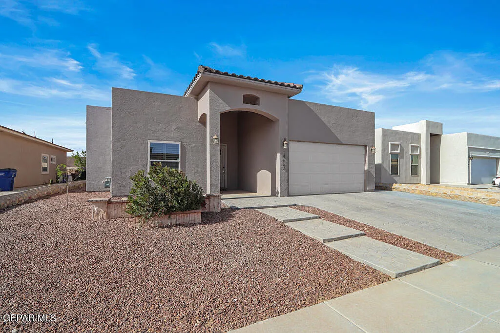 4 bed, 2.5 bath, 1643 sqft, $1,875 — Photo 4