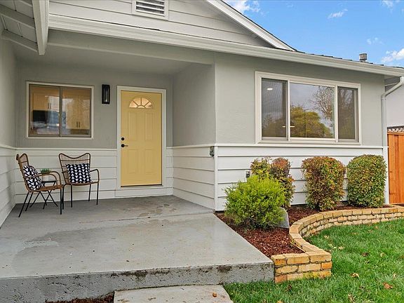 5th image of 323 Penn Way
